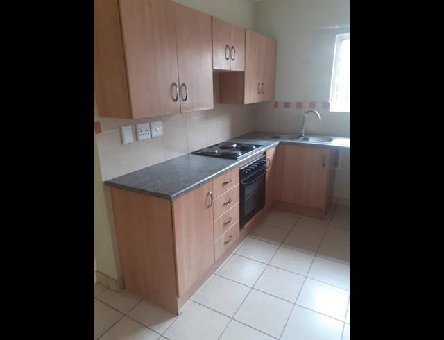2 BEDROOM TOWNHOUSE FOR SALE IN MEREDALE